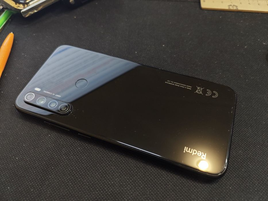 Продам смартфон Redmi Note 8  4/64 гб