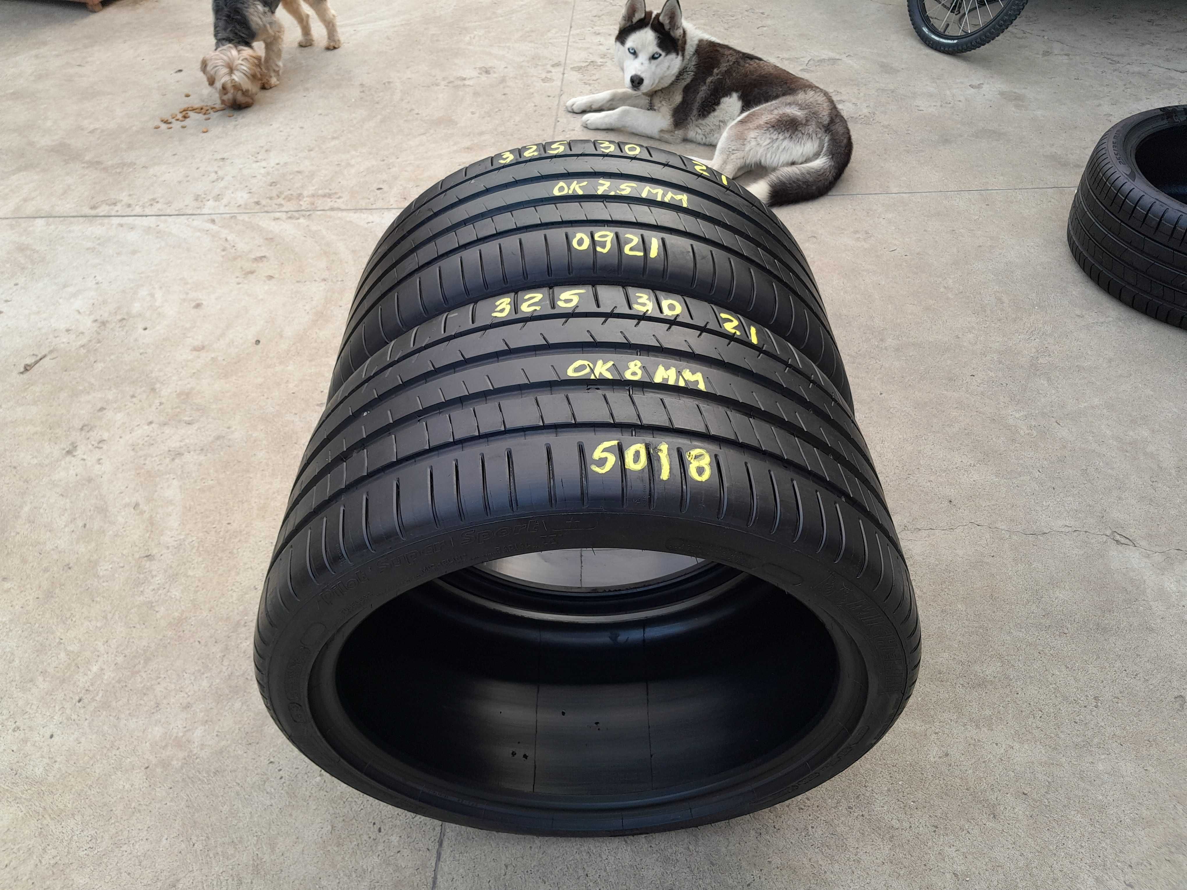 O anvelopa de vara 325 30 21 michelin pilot super sport profil 8 mm