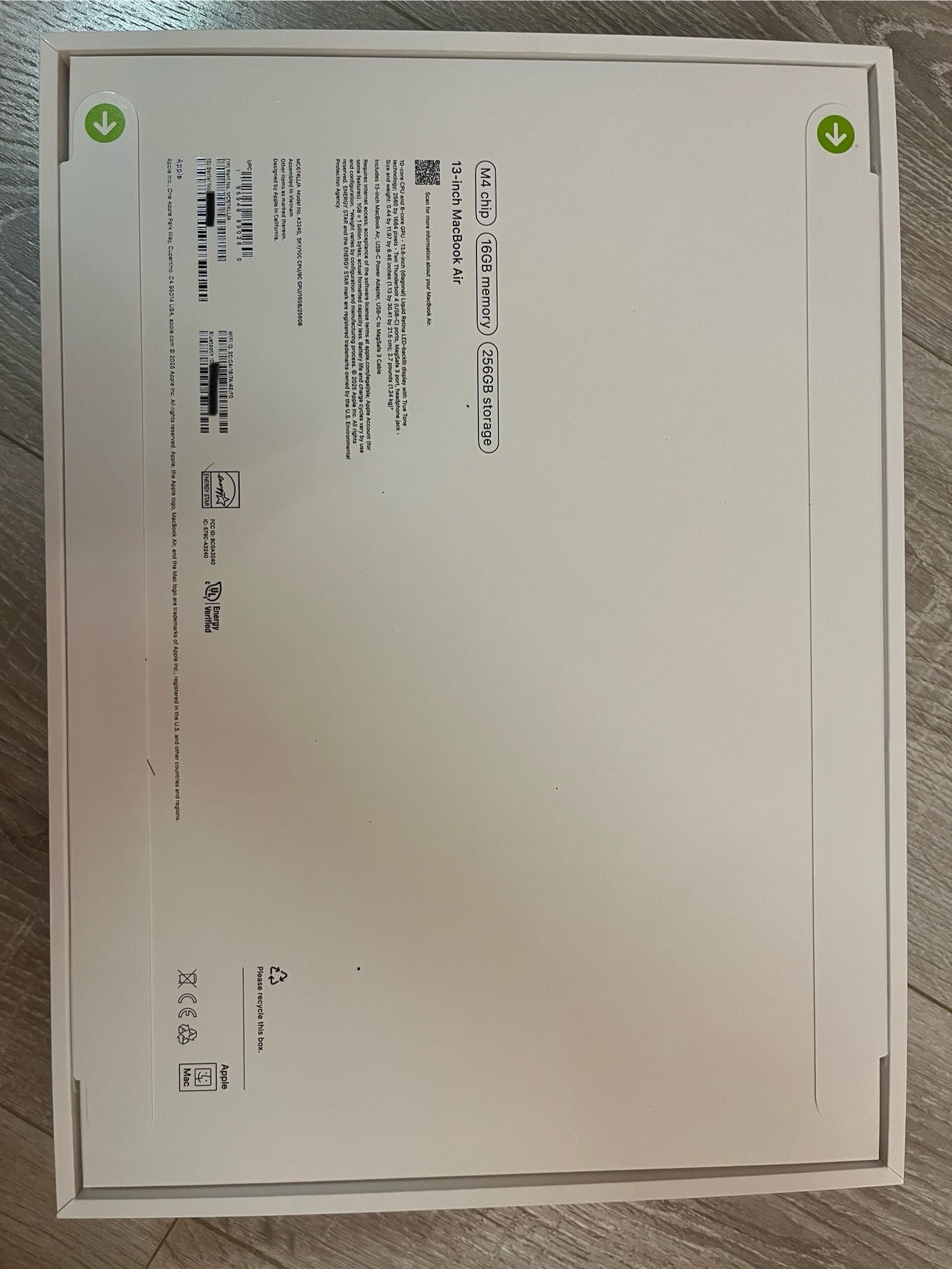MacBook Air 13” M4 16GB RAM 256GB SSD. 12 месеца гаранция.