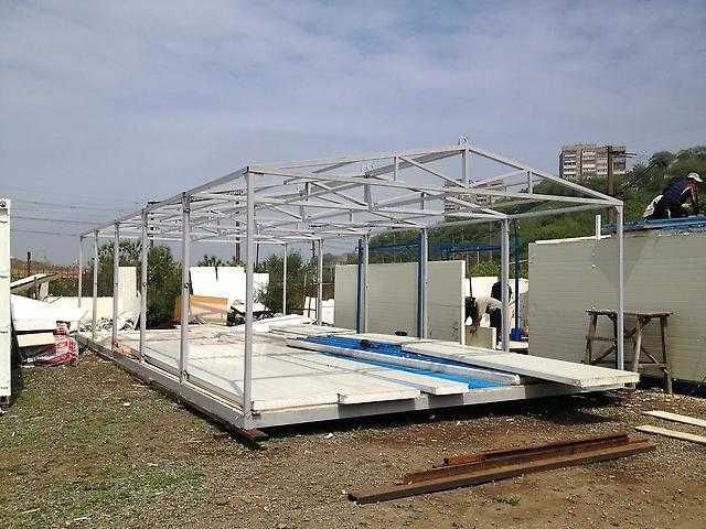 Construim Garaje Auto din structura metalica si panou sandwich izolat