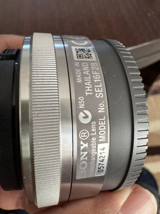 обектив Sony SEL 16mm F/2.8