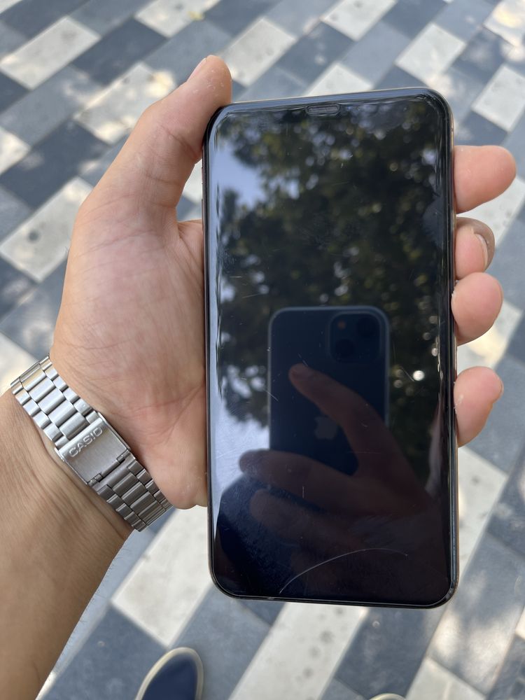 Iphone xs max gold 202$