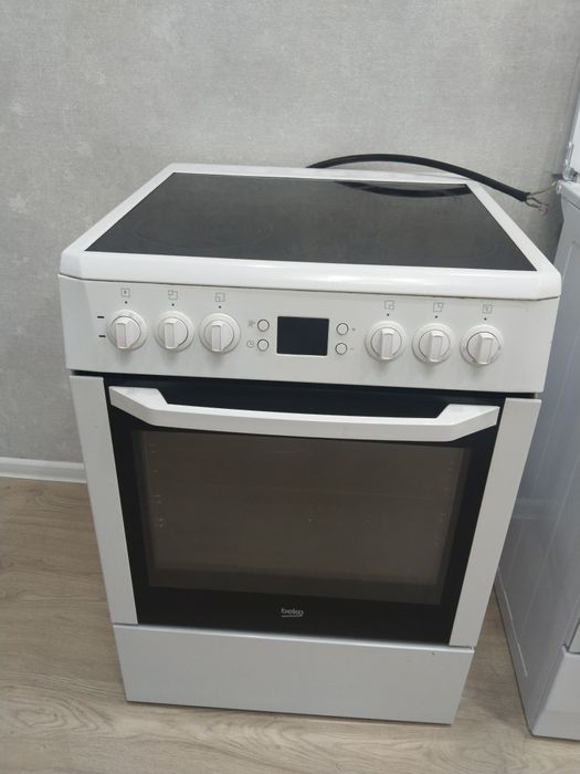 Электроплита в хорошем состоянии