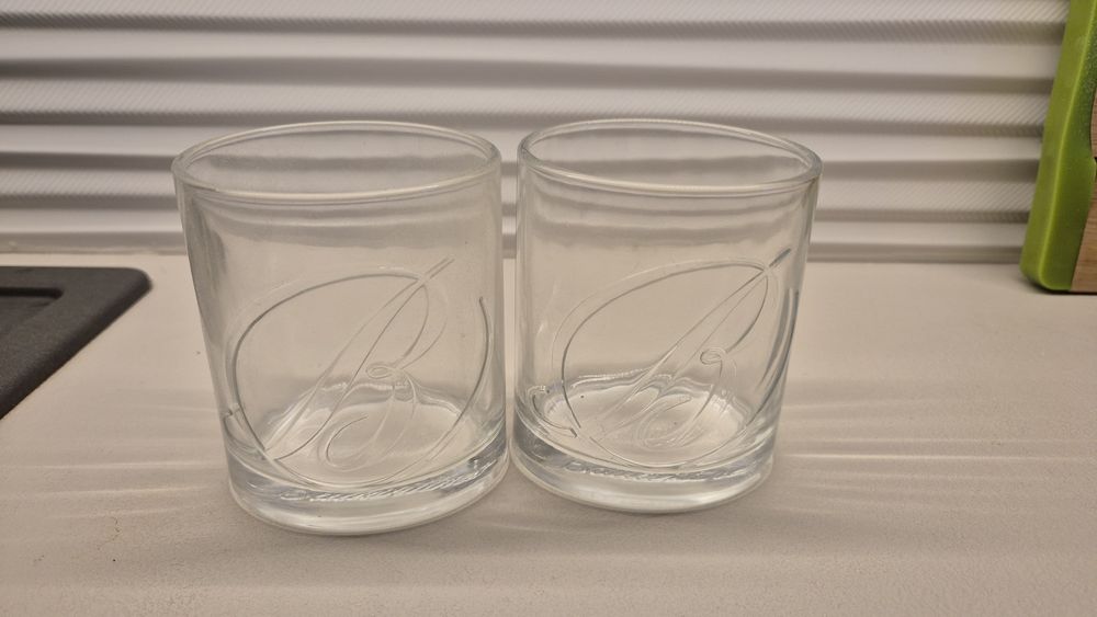 Vând diverse căni și pahare