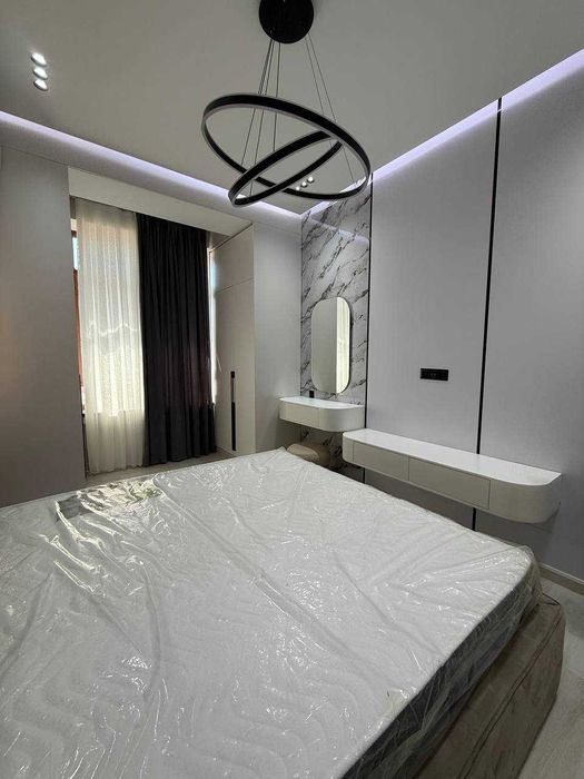 м. Айбек Сдается новая 3ком квартира в престижном комплексе!