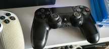 Продавам Playstation 4 Pro