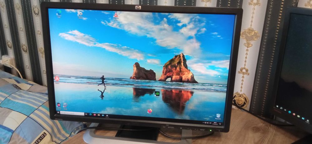Употребяван Монитор HP 24"