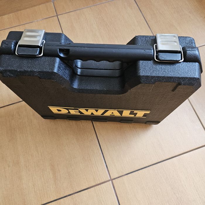 Mașină gaurit însurubat professionala DeWalt DCD 734 C2