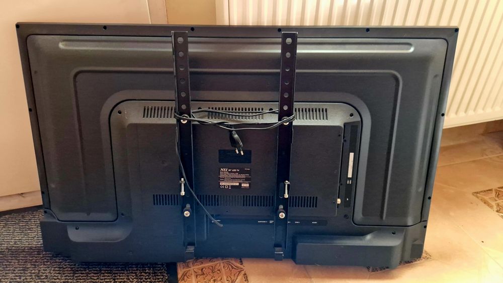 Vînd Led tv NEI de 32 si 40