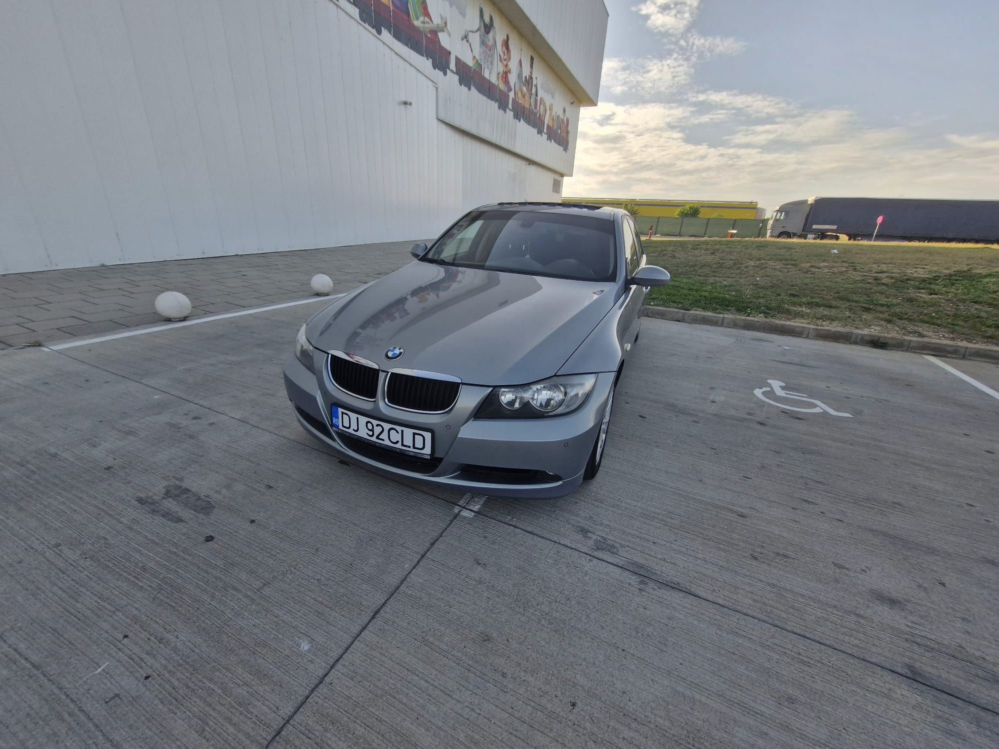 Vând BMW e90 întreținut