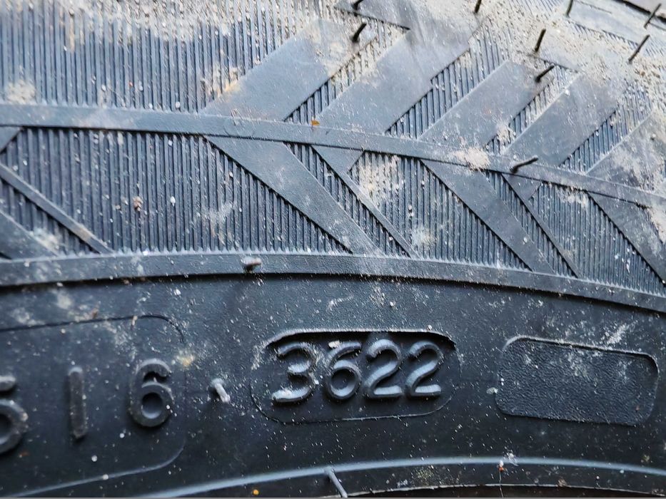 roti originale Dacia Duster NOKIAN HAKKAPELIITTA   215/65 R16 iarna