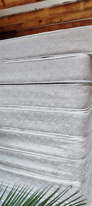 Двулицеви матраци ,телевизори и минибарове