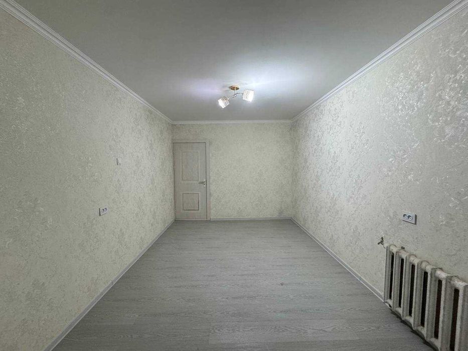 Buxoroda kvartira sotiladi 2 xonali 56m² 1-qavat.