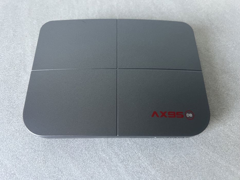 Продавам AX 95DB Smart TV Box 32/4GB