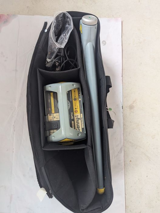 Detector de cabluri și conducte