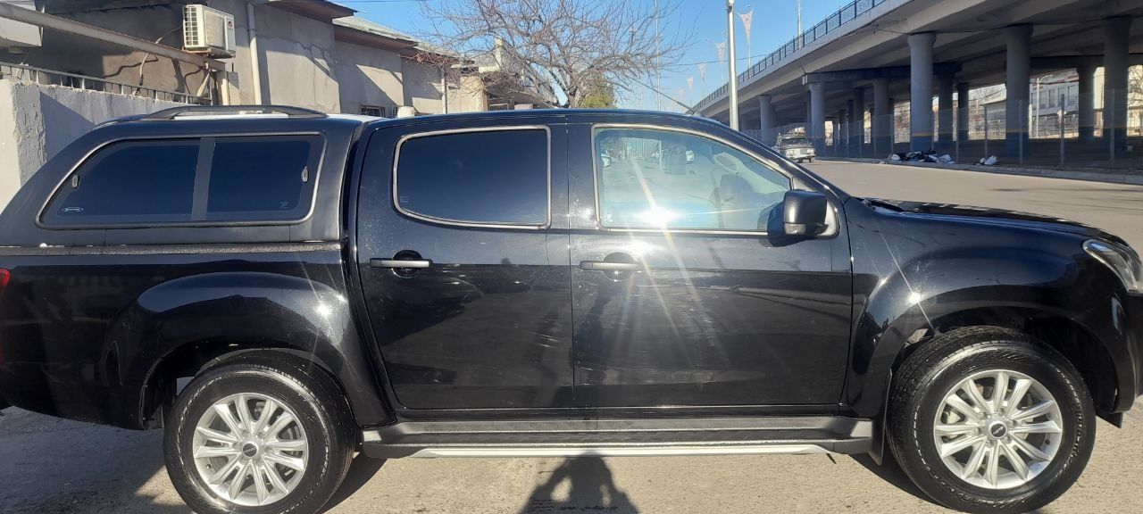 Isuzu d max sotiladi