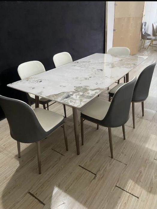 Пролам стол со стульями -1,2 фото -250 тыс , 3 фото диван 580 тыс , 4