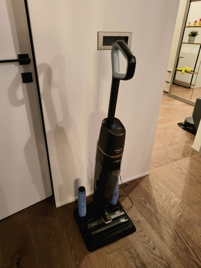 Philips 7000 series AquaSpin прахосмукачка