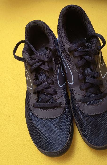 Спортни шпайкове номер 37 с подарък