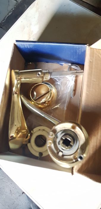 Продам замки,ручки дверные