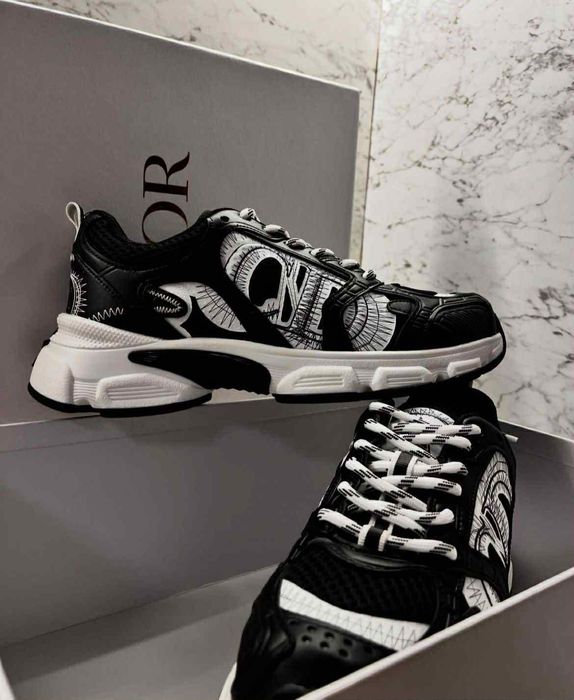 Дамски кожени обувки Dior,страхотно бижу