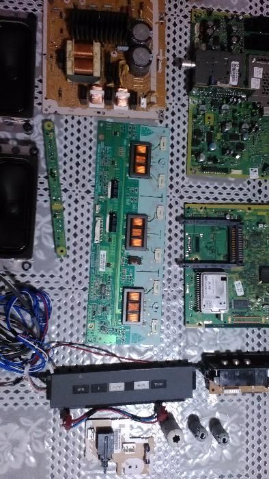 Телевизор на части PANASONIK TX-26LXD60 - LCD