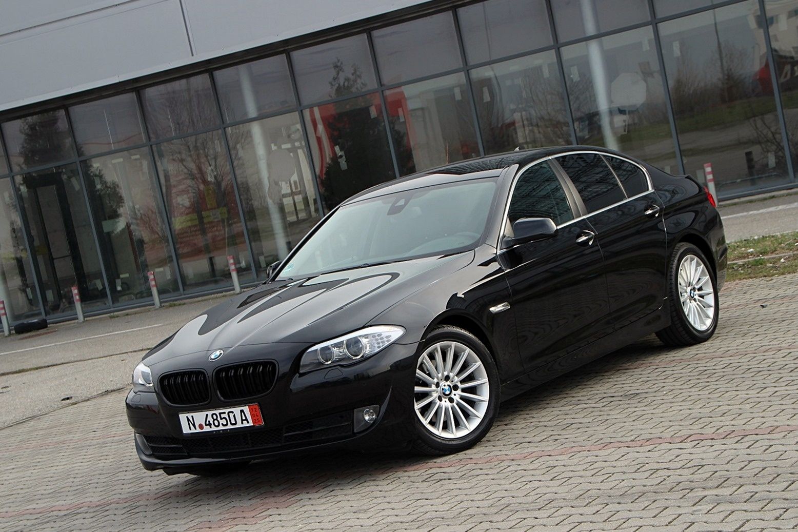 Vând BMW F10. 520