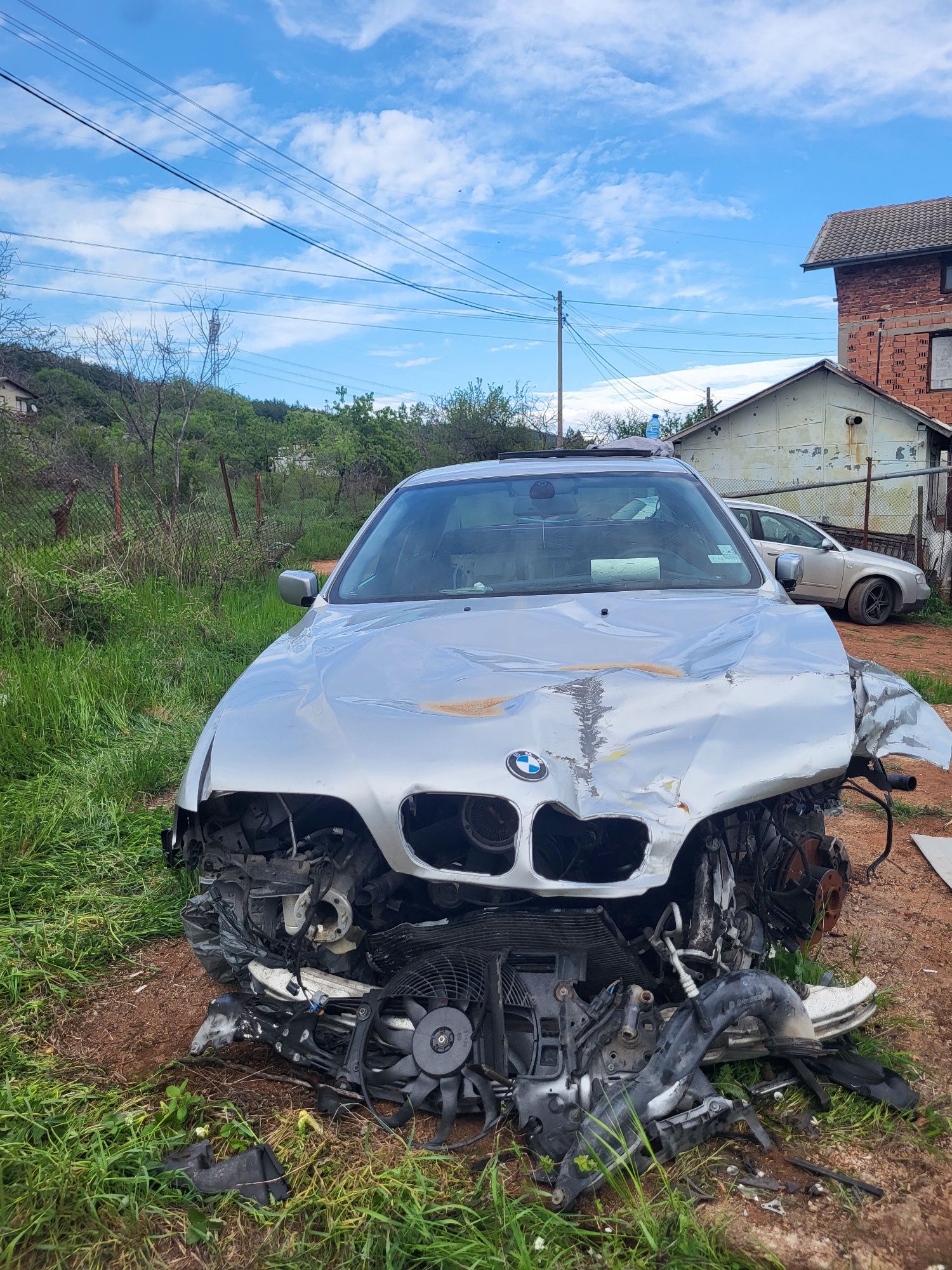 525d BMW 2004година на части!