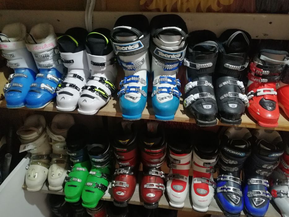 Schiuri/Ski, Clăpari diferite mărimi și modele