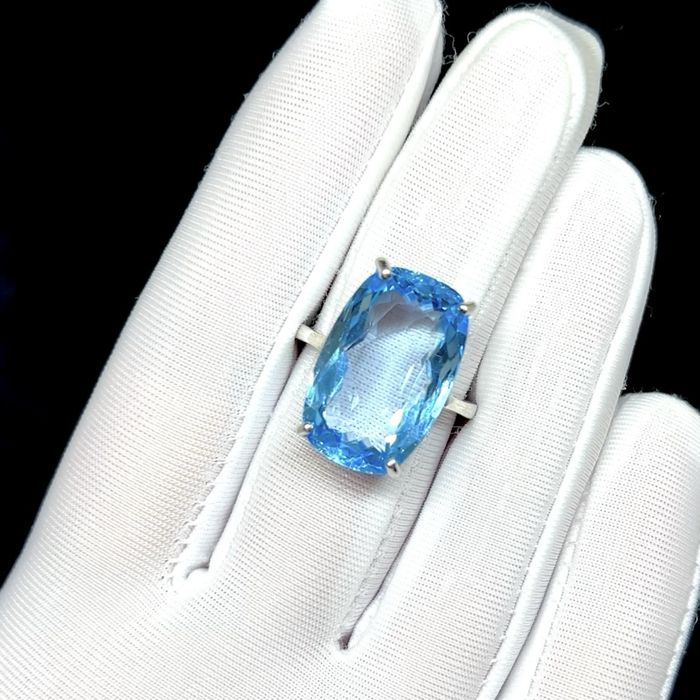 Кольцо с натуральным Топазом 20 карат. Эксклюзив