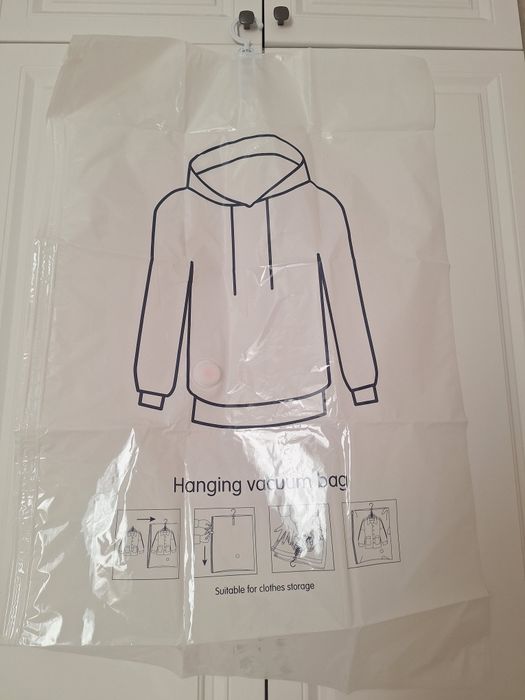 Продам вакумный пакет с вешалкий