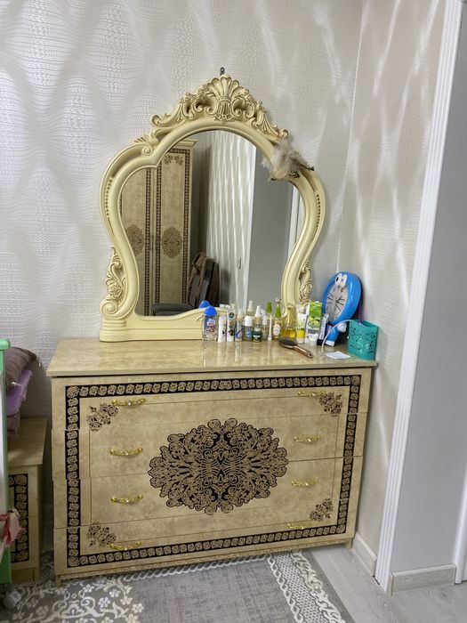 Спальный гарнитур сатылады