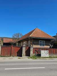 Vând casa în orașul Covasna / Voinesti str. Mihai Eminescu nr. 101