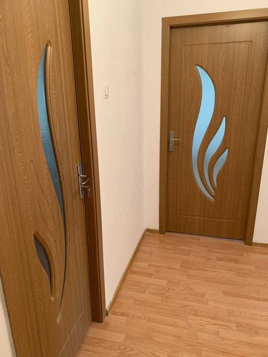 De vanzare, apartament decomandat 3 camere, centrul orasului Comanesti