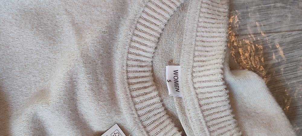 Pijama groasa crem, pantaloni si bluză, marime S, model actual