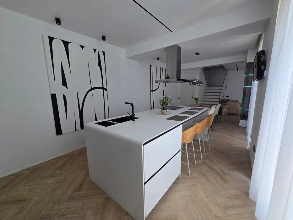 Vand mobilier la comanda