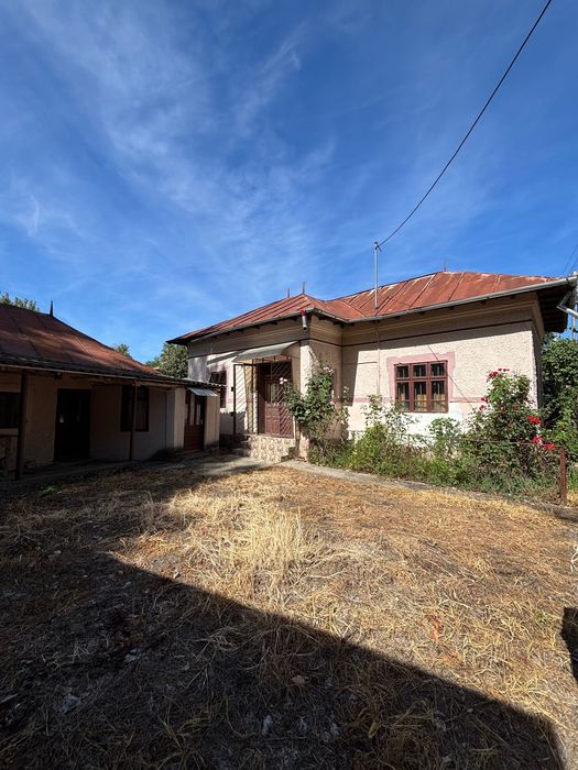 De vânzare casă bătrânească in Măgura, Hulubești, Dâmbovița