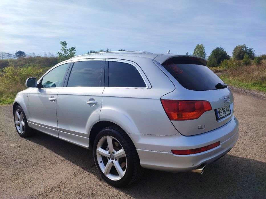 Audi Q7 3.0 TDI quattro S line 239 cp