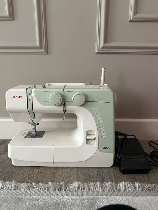 Продаю швейную машину в отличном состоянии janome