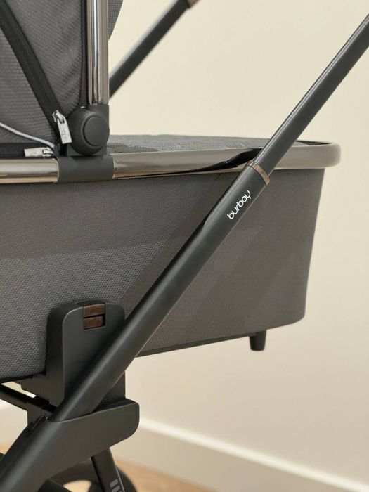 Продаю коляску в новом состоянии