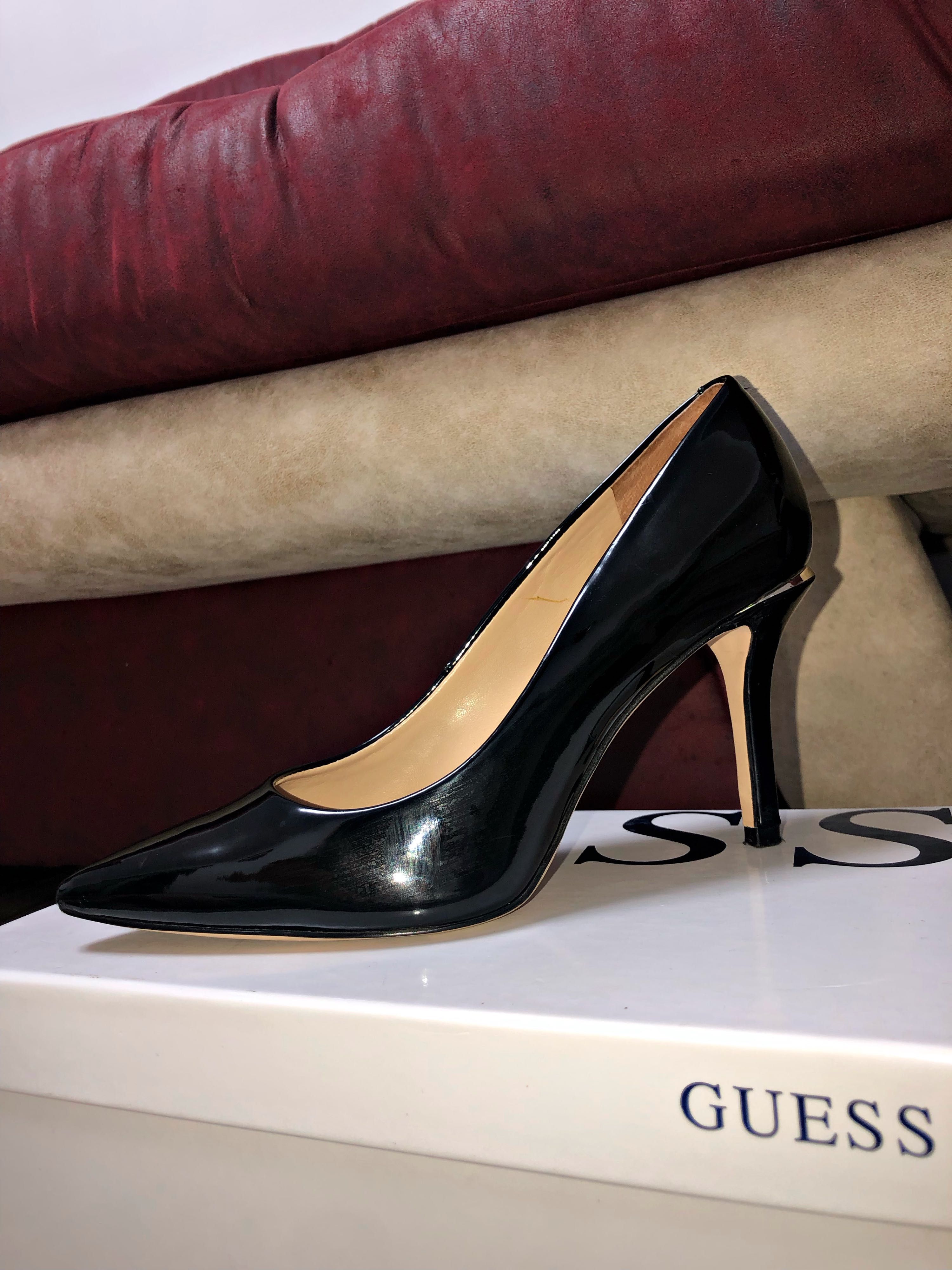 Pantofi Guess pentru dame