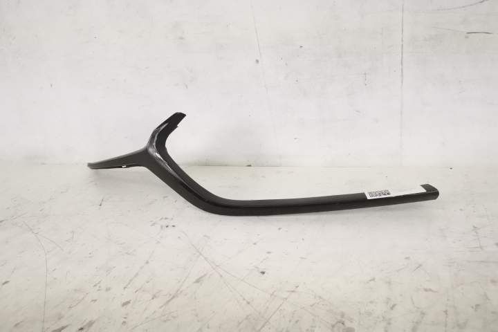 Ornament Grila Dreapta Centrala Original In Stare Buna Mazda  3 BP [20