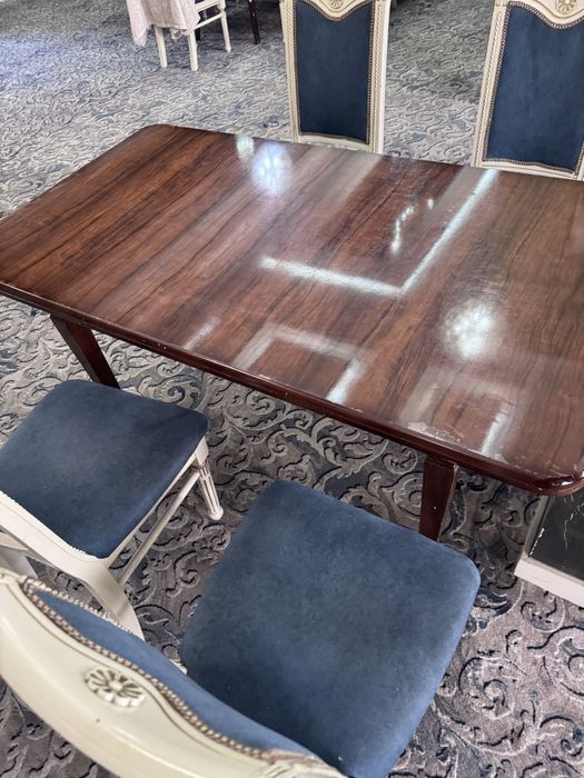 Stol stul sotiladi srochno