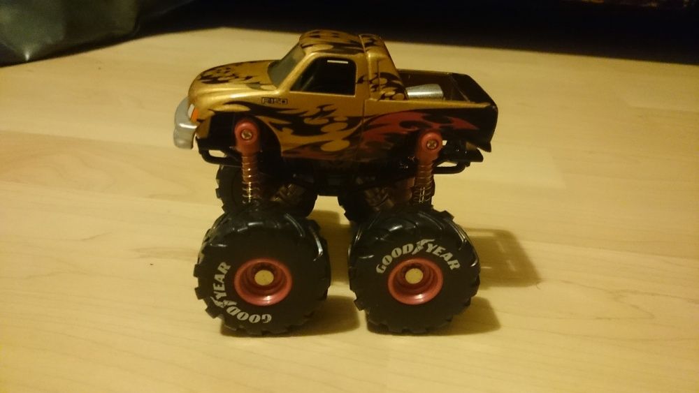 Камион Ford F-150 Monster Truck