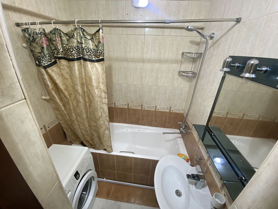 Сдаю свою 1/2 комнатную квартиру на метро Косманавтов Цум