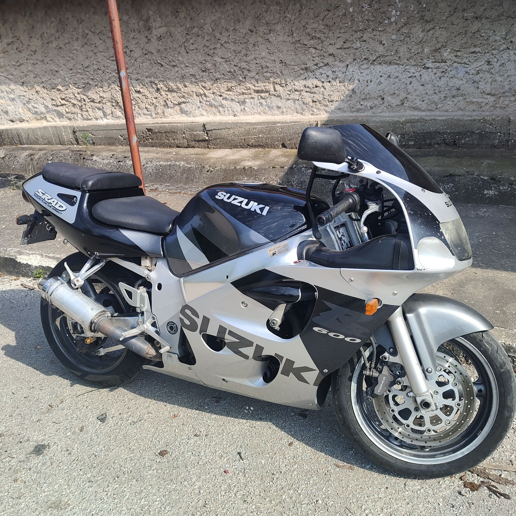 Suzuki gsxr 600 srad