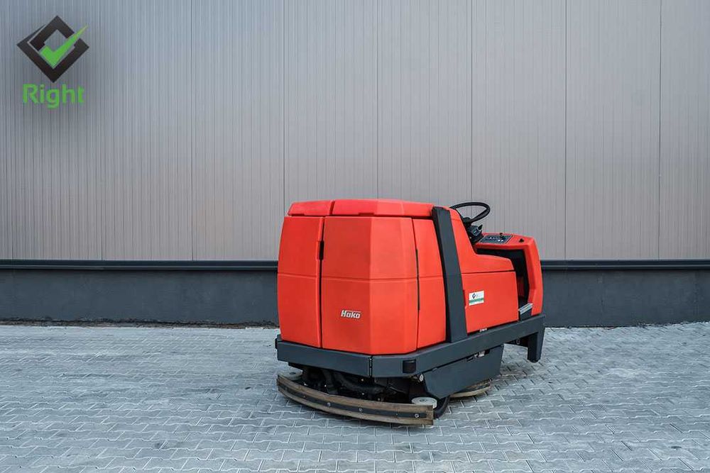 Машина за почистване на под Hако B 1100 / ЛИЗИНГ