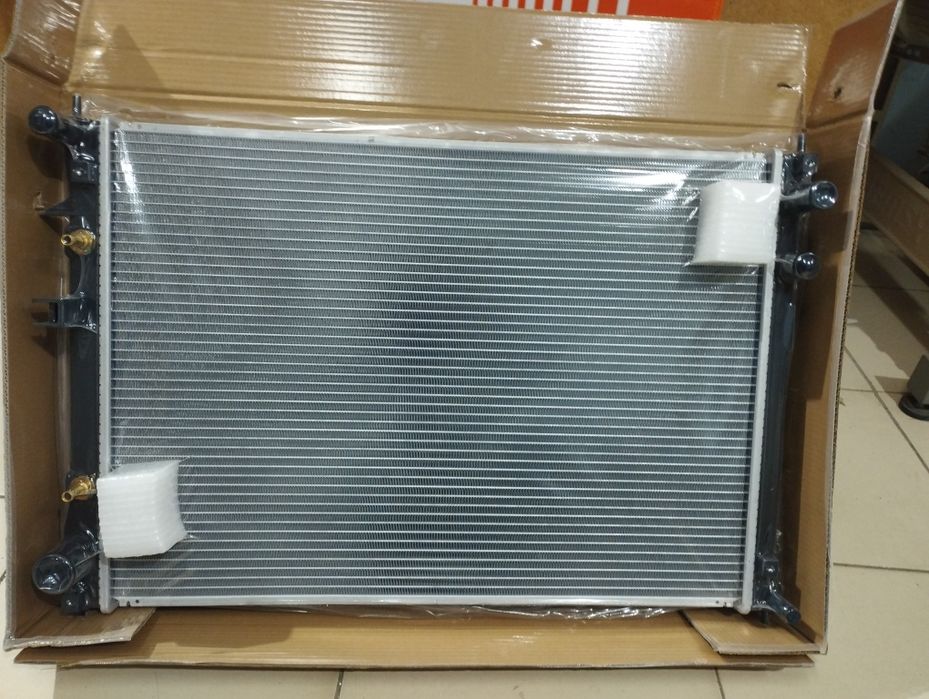 Радиатор Субару трибека