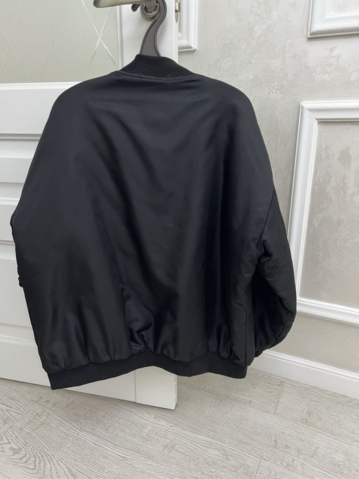 Продаю куртку в отличном состояний