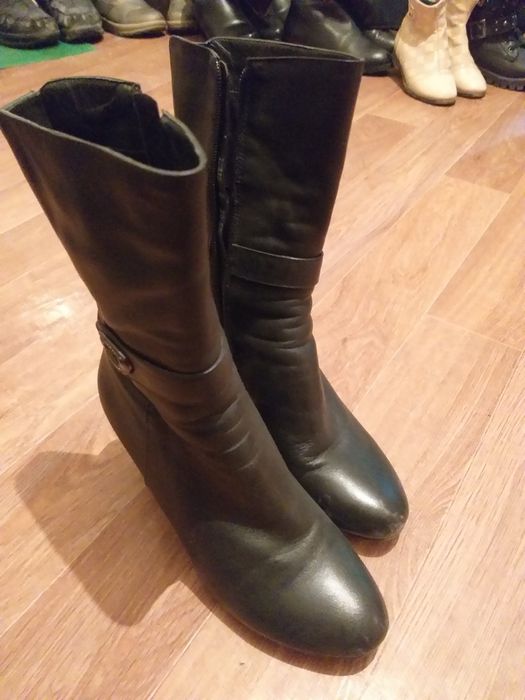 Срочно,Срочно Продам Коженный Осенний ботинки